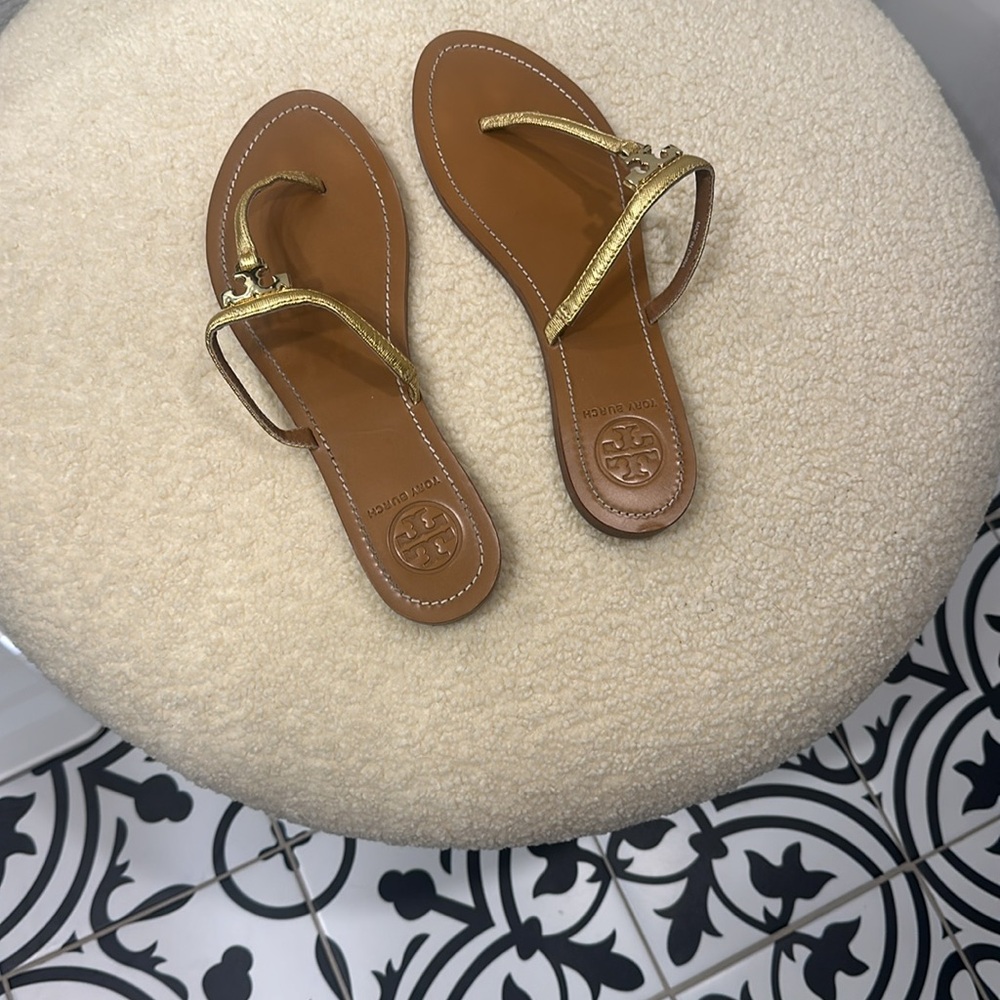 NWOB Tory Burch gold sandals